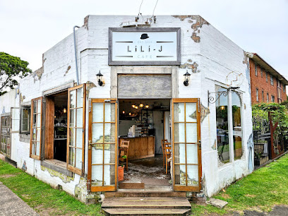 profile picture of Lili J profile picture