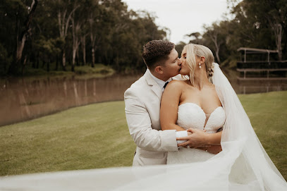 profile picture of Bird and Boy Photography profile picture