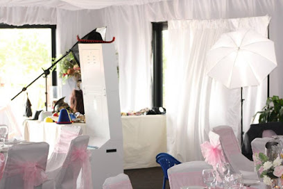 profile picture of Groovy Grins Photo Booth Hire Albury Wodonga profile picture