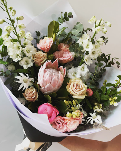 profile picture of Flowers Naturally Albury Wodonga Florist profile picture