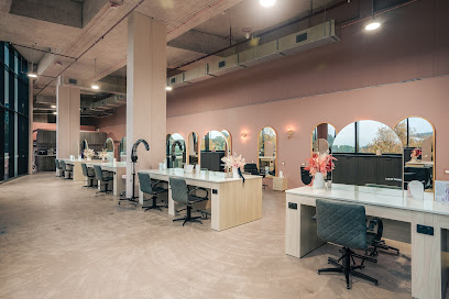 profile picture of Bombshell Hair Canberra profile picture