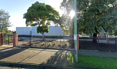 profile picture of Alan Popping Electrician profile picture