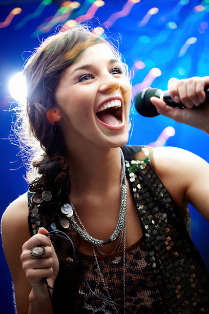 profile picture of Elizabeth Stewart Vocal Coach and Singing Lessons Ballarat profile picture