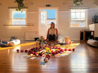 Photo of Emma Queen - Meditation, Clinical Hypnotherapy, Psychotherapy, EMDR, RTT & NLP Practitioner