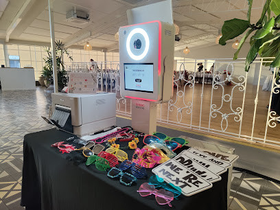 Rewind Booths Melbourne - Photo Booth Hire