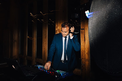 Supreme Sound DJ Service