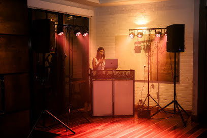 DJ Tali: Canberra Wedding DJ | DJ Percussion
