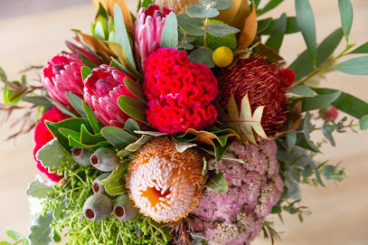 GG's Flowers & Hampers