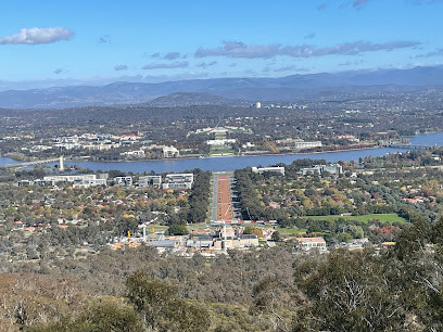 Canberra Guided Tours